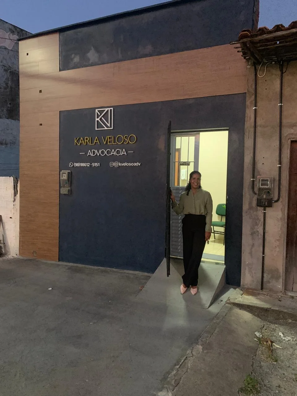 Entrada do escritório KV Advocacia em São Luís